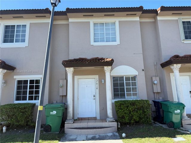 Home for rent at 17018 SW 138th Ct 0 - photo 7466329