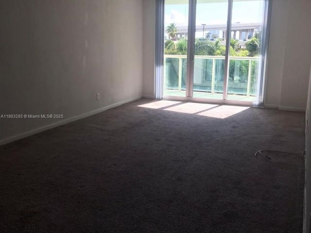1-bedroom condo for rent in Sunny Isles Beach - 19380 Collins Ave 319 - MondialRealty