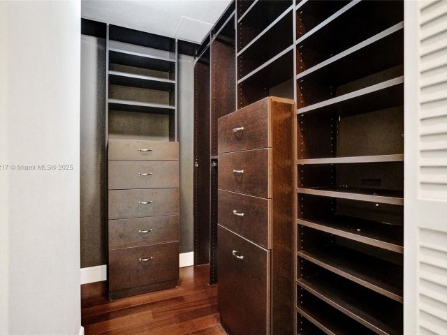 Apartment for sale  Unit #1704 - photo 6600759