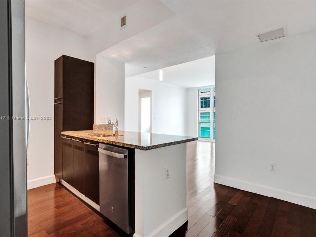 Apartment for sale  Unit #1704 - photo 6600775