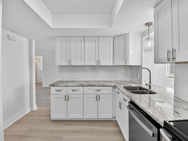 Home for sale at 14734 Wood Lodge Lane - photo 6595950