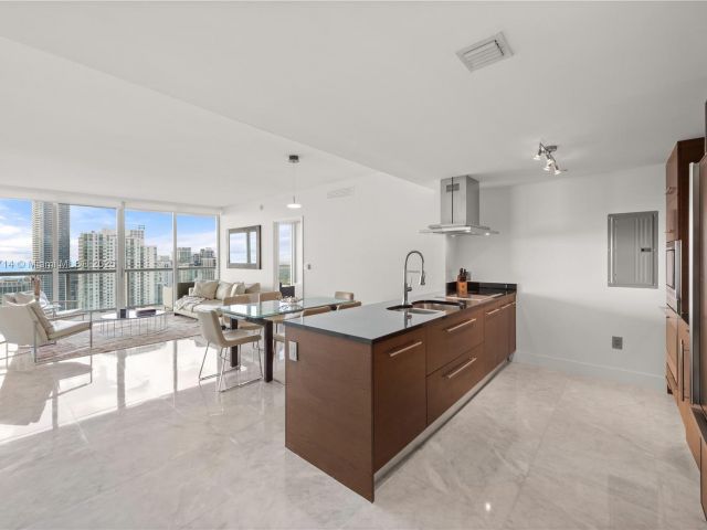 Apartment for rent  Unit #5003 - photo 6578281