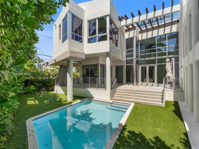 Home for sale at 544 Fernwood Rd 544 - photo 6570077