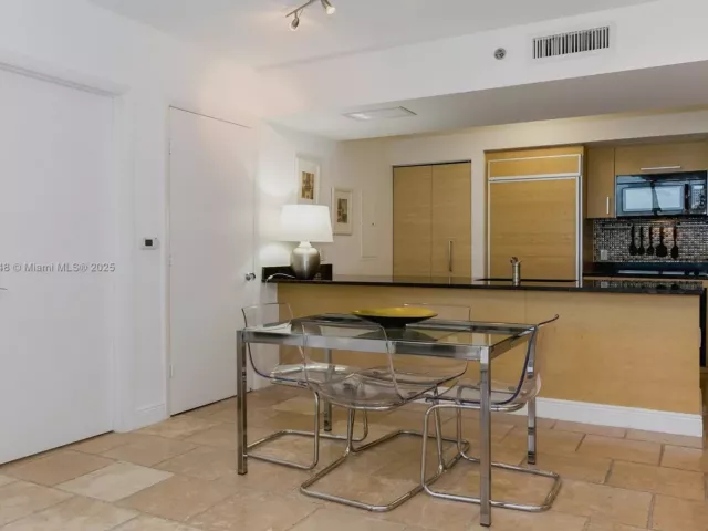 2-bedroom condo for rent in Hallandale Beach - 1830 S OCEAN DR 4010 - MondialRealty