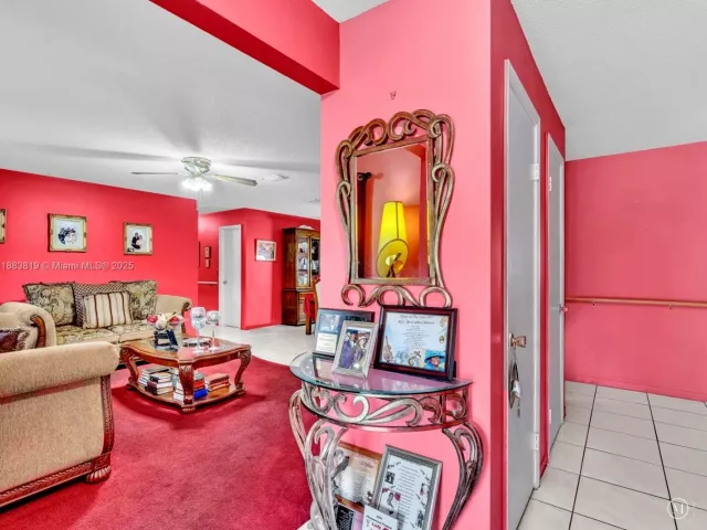 3-bedroom home for sale in Hallandale Beach - 228 SW 5th Ave - MondialRealty