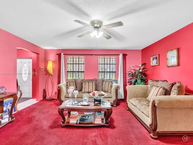 3-bedroom home for sale in Hallandale Beach - 228 SW 5th Ave - MondialRealty