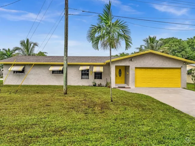 3-bedroom home for sale in Hallandale Beach - 228 SW 5th Ave - MondialRealty