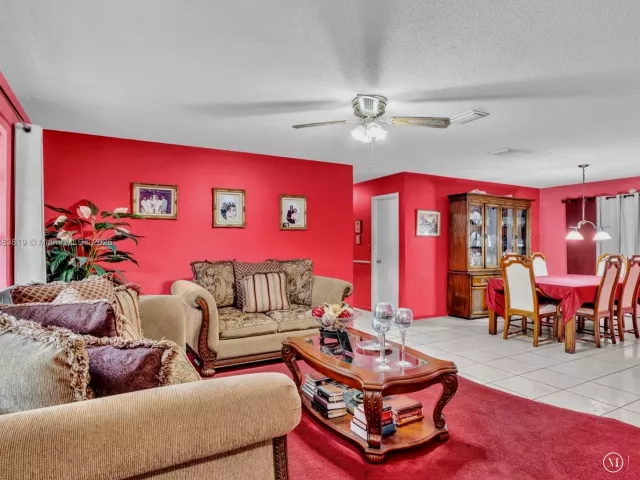3-bedroom home for sale in Hallandale Beach - 228 SW 5th Ave - MondialRealty