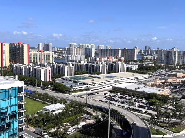 3-bedroom condo for sale in Sunny Isles Beach - 16485 Collins Ave 2334 - MondialRealty