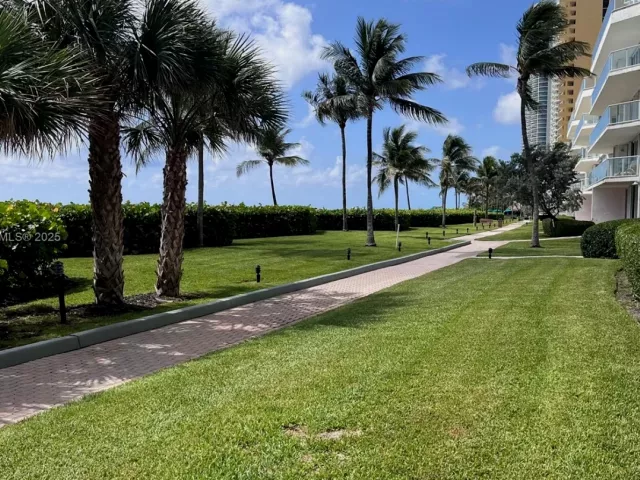 3-bedroom condo for sale in Sunny Isles Beach - 16485 Collins Ave 2334 - MondialRealty