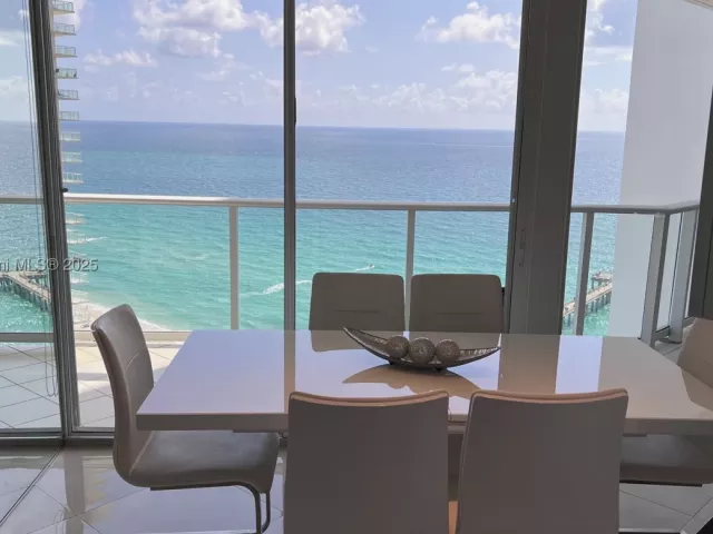 3-bedroom condo for sale in Sunny Isles Beach - 16485 Collins Ave 2334 - MondialRealty
