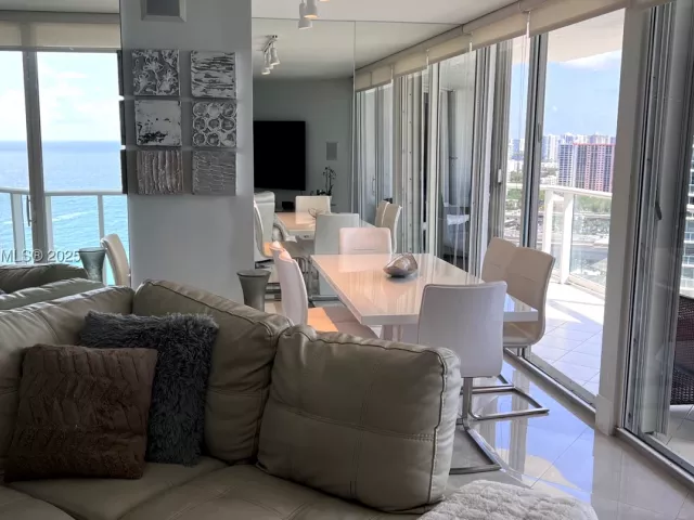 3-bedroom condo for sale in Sunny Isles Beach - 16485 Collins Ave 2334 - MondialRealty