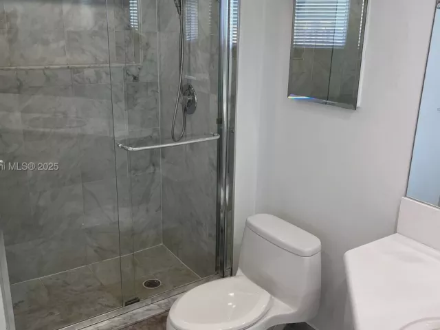 3-bedroom condo for sale in Sunny Isles Beach - 16485 Collins Ave 2334 - MondialRealty