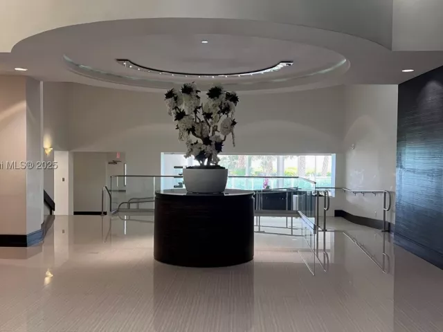 3-bedroom condo for sale in Sunny Isles Beach - 16485 Collins Ave 2334 - MondialRealty