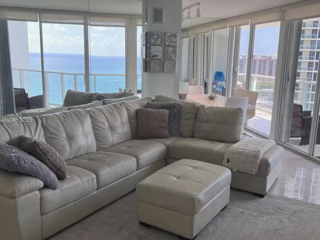 3-bedroom condo for sale in Sunny Isles Beach - 16485 Collins Ave 2334 - MondialRealty