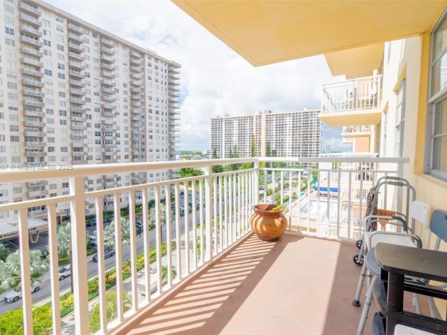 Apartment for sale  Unit #808 - photo 7435461