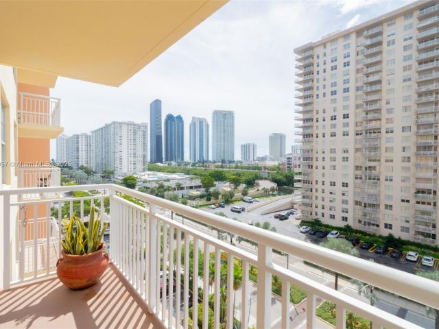 Apartment for sale  Unit #808 - photo 7435467