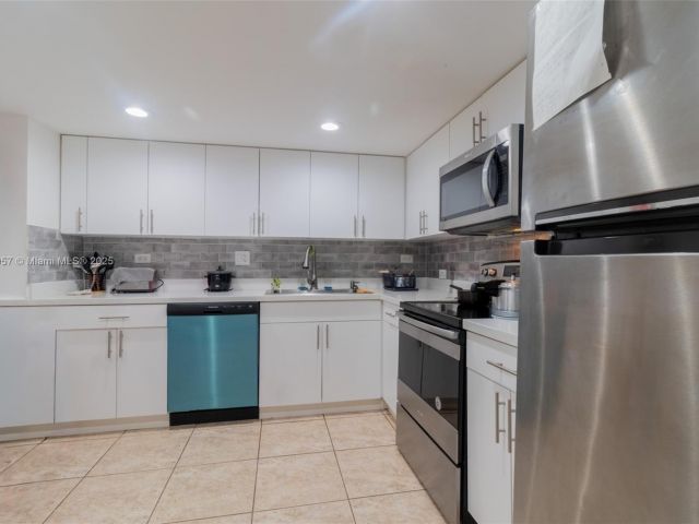 Apartment for sale  Unit #808 - photo 7435468