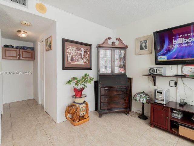 Apartment for sale  Unit #808 - photo 7435478