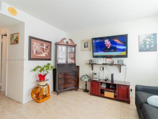 Apartment for sale  Unit #808 - photo 7435479