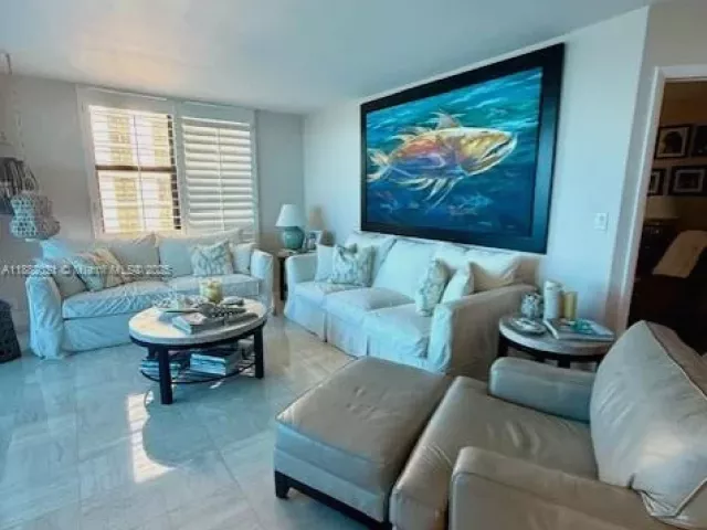 3-bedroom condo for rent in Key Biscayne - 1121 Crandon Blvd D702 - MondialRealty