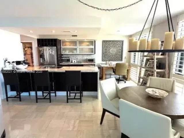 3-bedroom condo for rent in Key Biscayne - 1121 Crandon Blvd D702 - MondialRealty