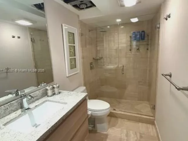 3-bedroom condo for rent in Key Biscayne - 1121 Crandon Blvd D702 - MondialRealty