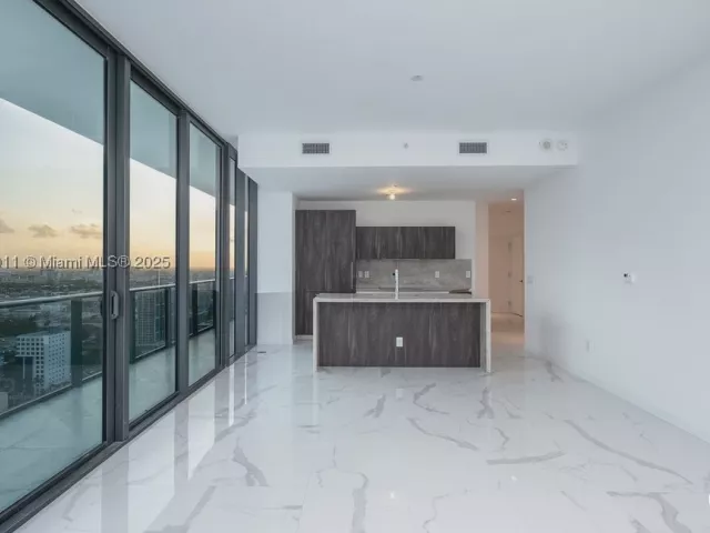4-bedroom condo for sale in Miami - 480 NE 31 St 3101 - MondialRealty