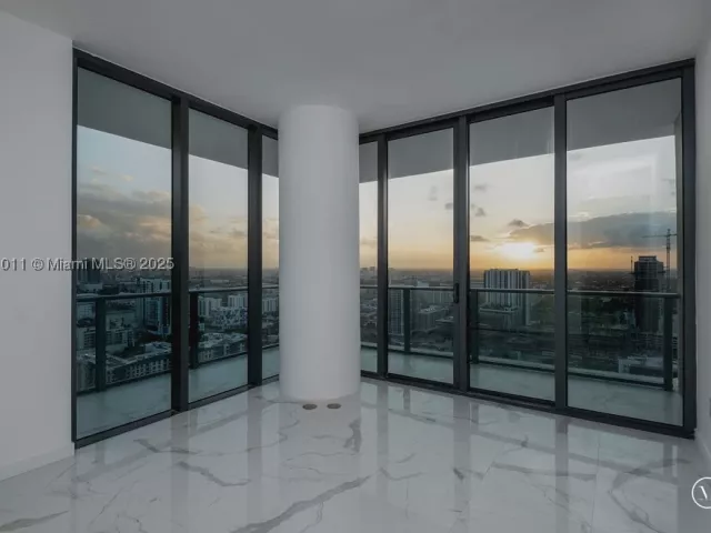 4-bedroom condo for sale in Miami - 480 NE 31 St 3101 - MondialRealty