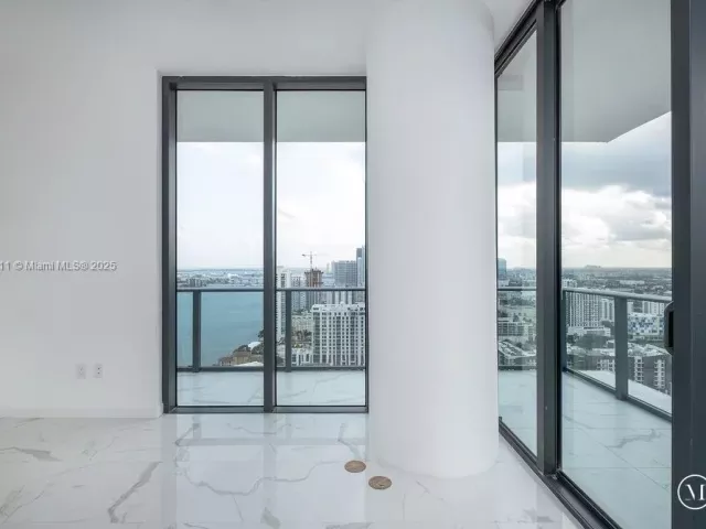 4-bedroom condo for sale in Miami - 480 NE 31 St 3101 - MondialRealty