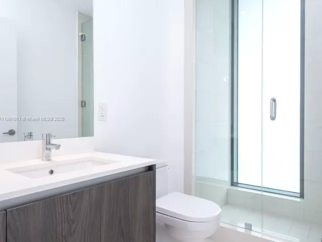 4-bedroom condo for sale in Miami - 480 NE 31 St 3101 - MondialRealty