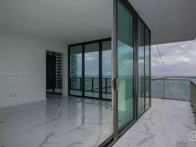 4-bedroom condo for sale in Miami - 480 NE 31 St 3101 - MondialRealty