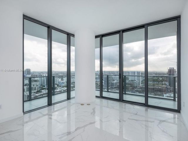 Apartment for sale  Unit #3101 - photo 6574470