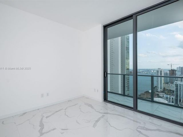 Apartment for sale  Unit #3101 - photo 6574471