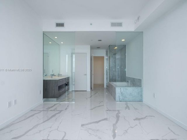 Apartment for sale  Unit #3101 - photo 6574472