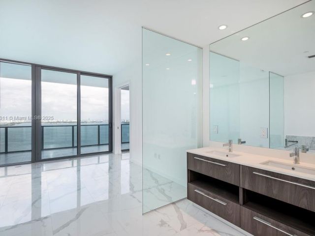 Apartment for sale  Unit #3101 - photo 6574474