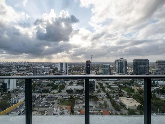 Apartment for sale  Unit #3101 - photo 6574478