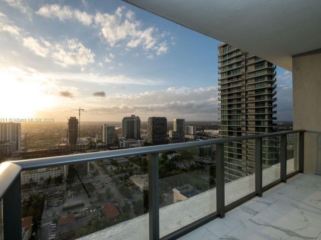 Apartment for sale  Unit #3101 - photo 6574481