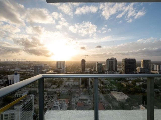 Apartment for sale  Unit #3101 - photo 6574482