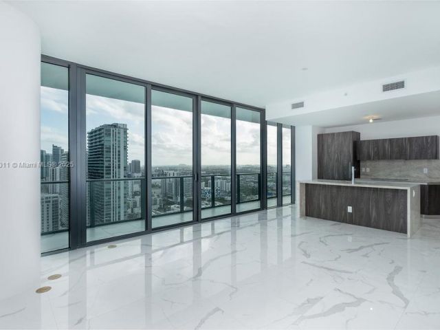 Apartment for sale  Unit #3101 - photo 6574483