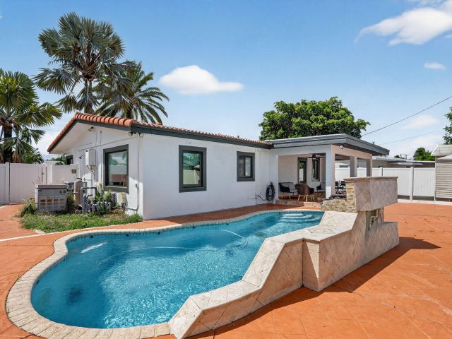 Home for sale at 2840 NE 7th Terrace - photo 6575004