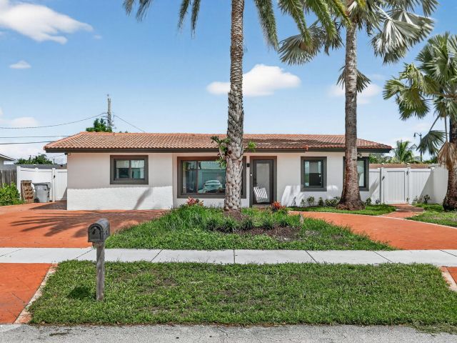 Home for sale at 2840 NE 7th Terrace - photo 6575012