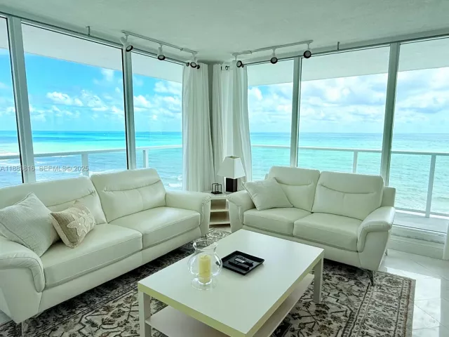 2-bedroom condo for rent in Hollywood - 2751 S Ocean Dr 1204S - MondialRealty