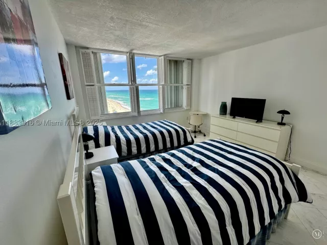 2-bedroom condo for rent in Hollywood - 2751 S Ocean Dr 1204S - MondialRealty