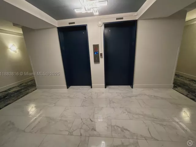 2-bedroom condo for rent in Hollywood - 2751 S Ocean Dr 1204S - MondialRealty