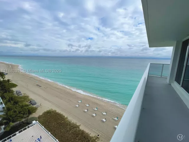 2-bedroom condo for rent in Hollywood - 2751 S Ocean Dr 1204S - MondialRealty
