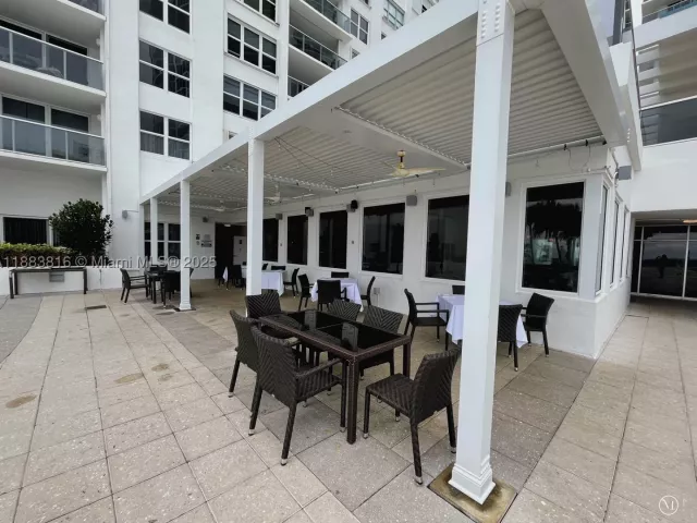 2-bedroom condo for rent in Hollywood - 2751 S Ocean Dr 1204S - MondialRealty