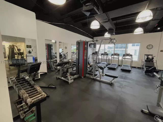 2-bedroom condo for rent in Hollywood - 2751 S Ocean Dr 1204S - MondialRealty