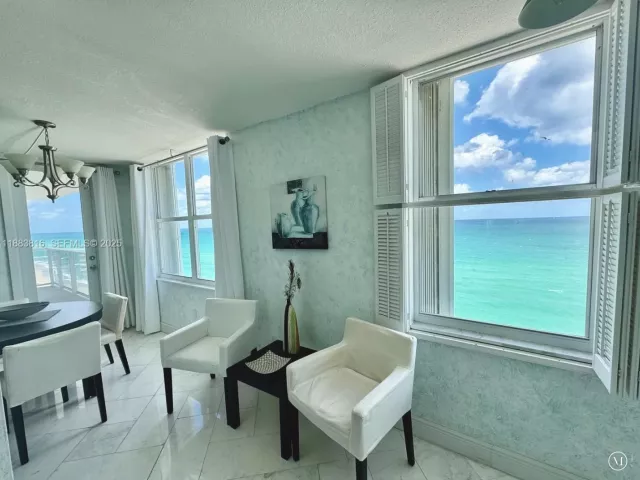 2-bedroom condo for rent in Hollywood - 2751 S Ocean Dr 1204S - MondialRealty