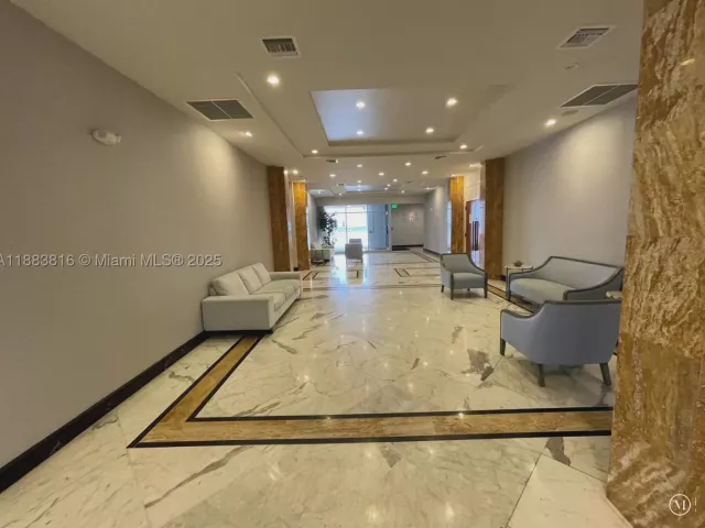 2-bedroom condo for rent in Hollywood - 2751 S Ocean Dr 1204S - MondialRealty